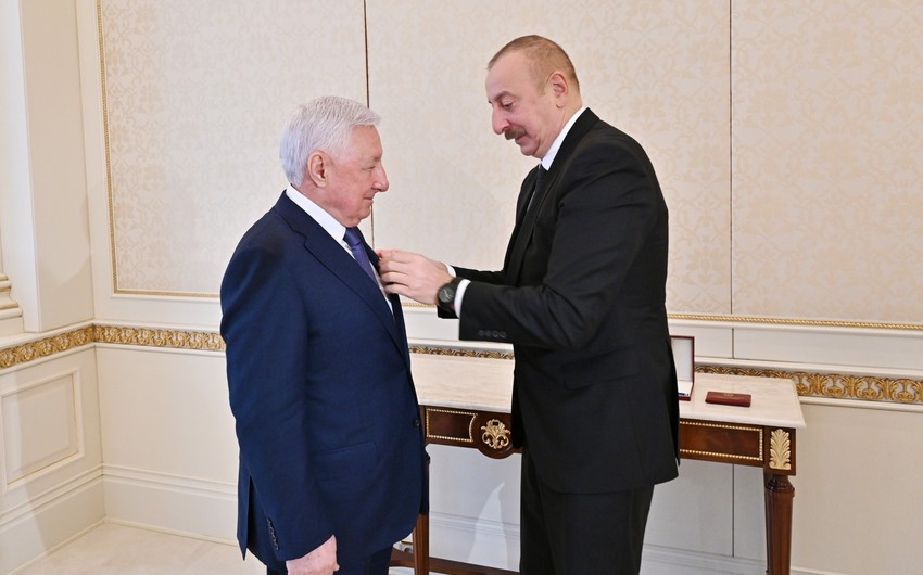 İlham Əliyev Qurbanova “Şöhrət” ordenini təqdim etdi