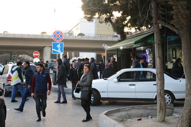 “1 manatlıq” taksilər yollarda xaos yaradır
