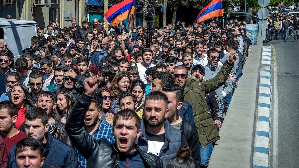 Ermənistan müxalifəti yenidən aksiyalara BAŞLAYIR