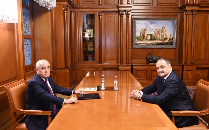 Əli Əsədov Dağıstanın rəhbəri ilə görüşüb