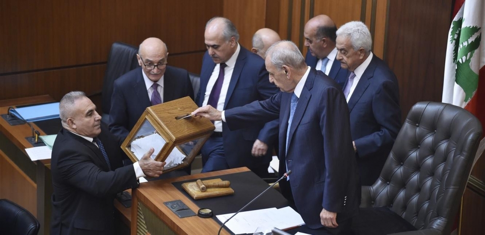 Bu ölkədə deputatlar 9-cu iclasda da prezident seçə bilmədilər