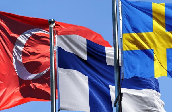 İsveç və Finlandiya spikerləri Türkiyəyə gələcək
