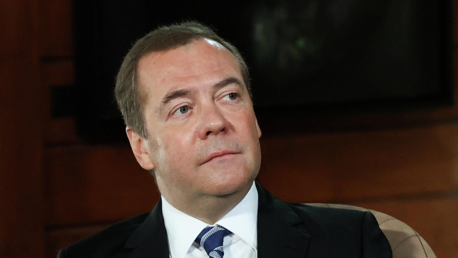 Medvedev Rusiyanın düşmənlərini AÇIQLADI 