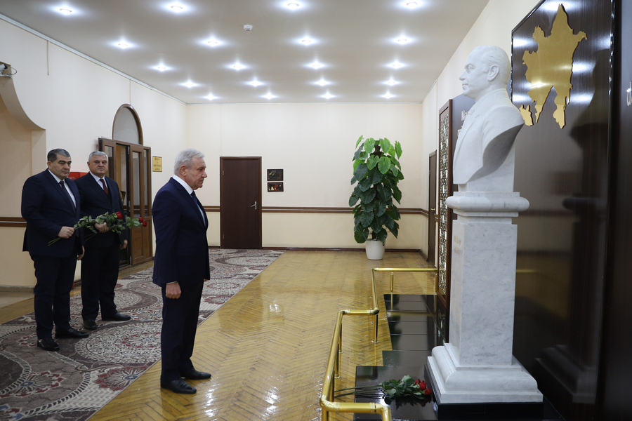 GDU-nun kollektivi Ümummilli Liderin xatirəsini yad ediblər