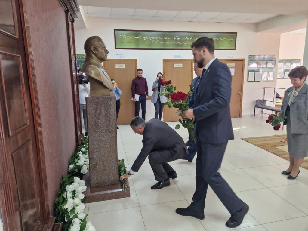Heydər Əliyevin xatirəsi Həştərxanda yad edilib - FOTOLAR