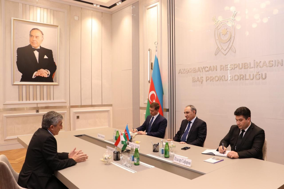 Baş prokuror Tacikistan səfiri ilə görüşüb