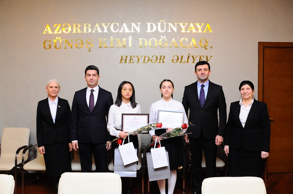 Naftalanda qaliblər mükafatlandırılıb - FOTOLAR