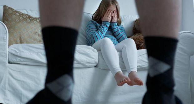 Deputat uşaqları zorlayanların axtalanmasını təklif etdi