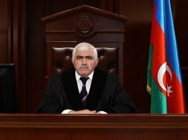 Prezident bu hakimin səlahiyyətlərinə xitam verdi
