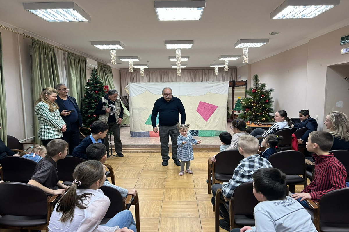 Leyla Əliyeva Moskvada kimsəsiz uşaqları sevindirdi
