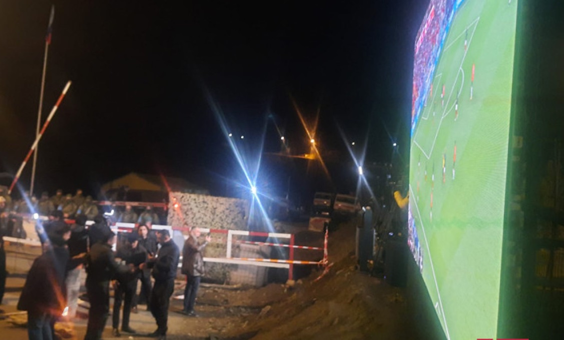 Aksiya iştirakçıları Laçın yolunda dünya çempionatını izləyir 