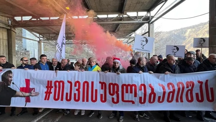 Saakaşvilinin tərəfdarları aksiya keçirdi