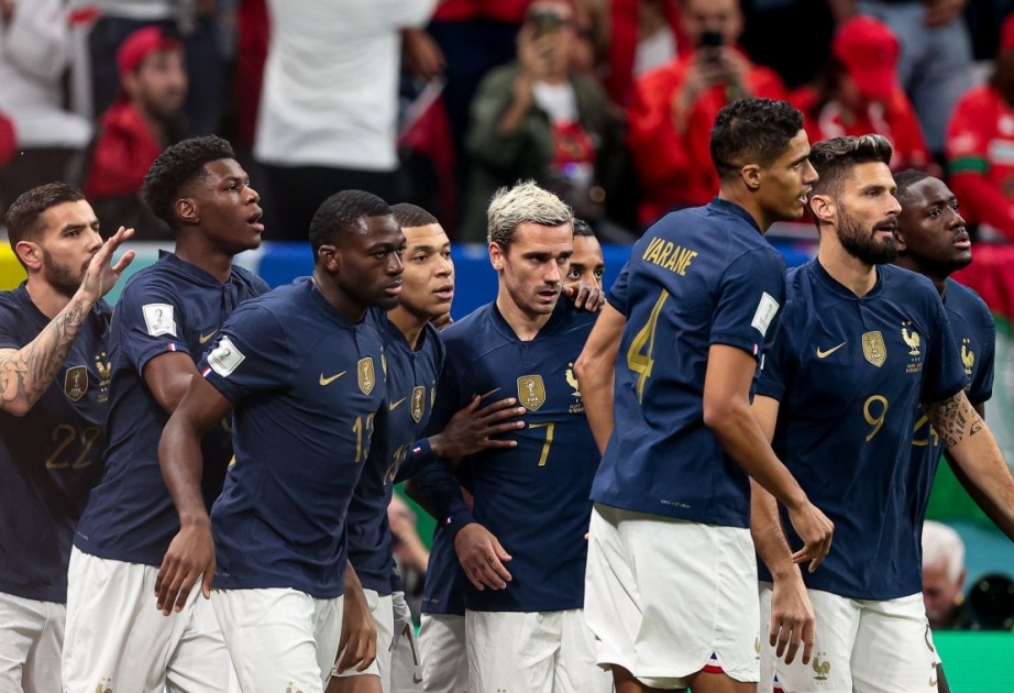 Fransada qaradərili futbolçular irqçi təzyiqlərə məruz qalıb