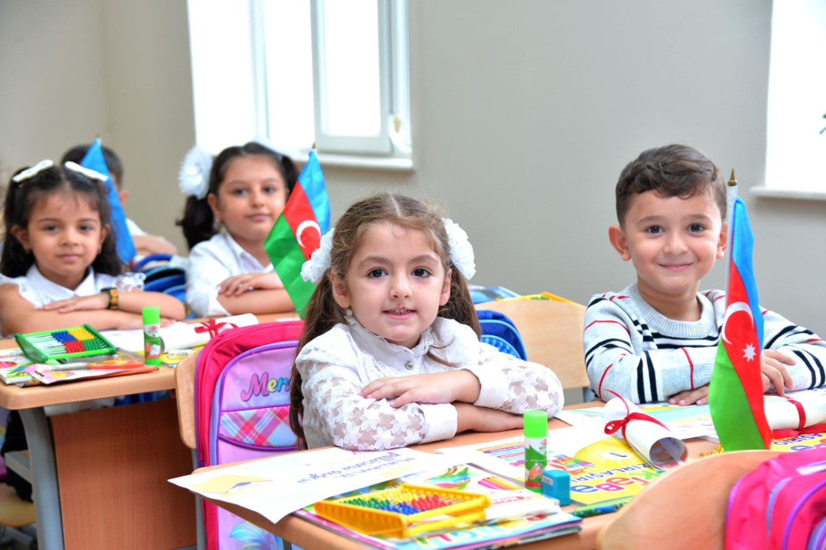 Bakıda 49 minə yaxın şagird məktəbini dəyişib