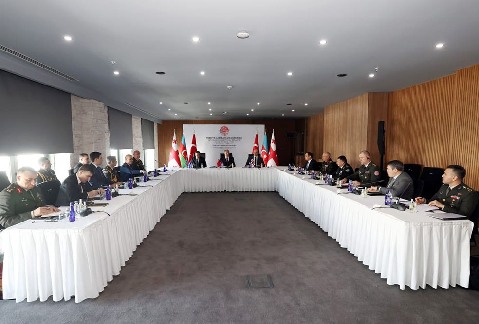 Müdafiə nazirləri Azərbaycanda görüşəcəklər