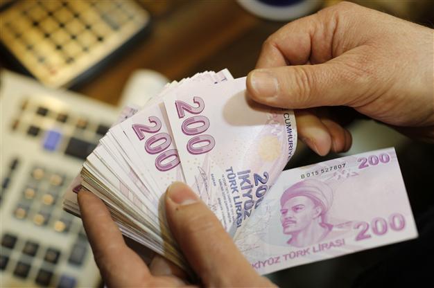 Türkiyədə minimum əməkhaqqı 2 dəfə ARTIRILDI