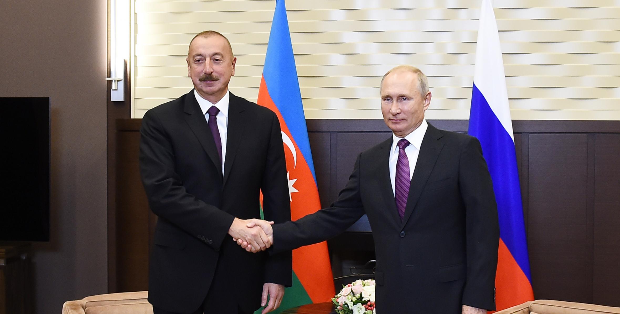Putin İlham Əliyevi TƏBRİK ETDİ
