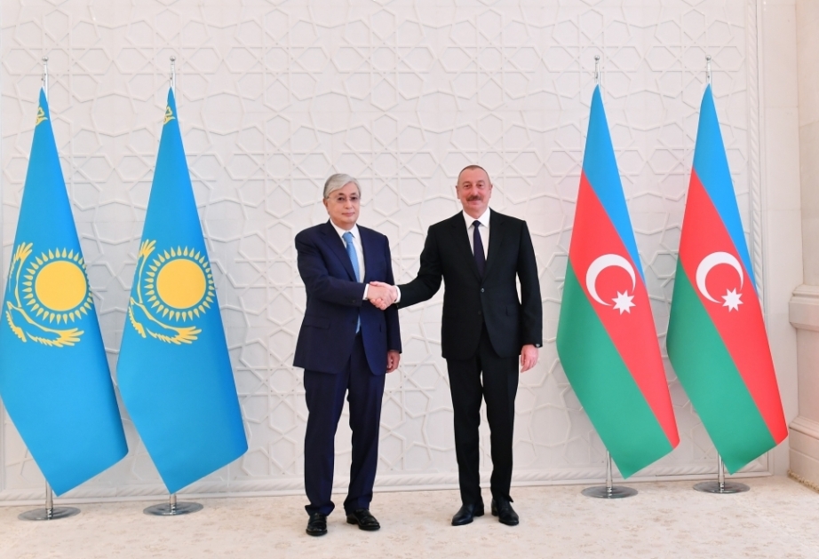 Tokayev İlham Əliyevə zəng etdi