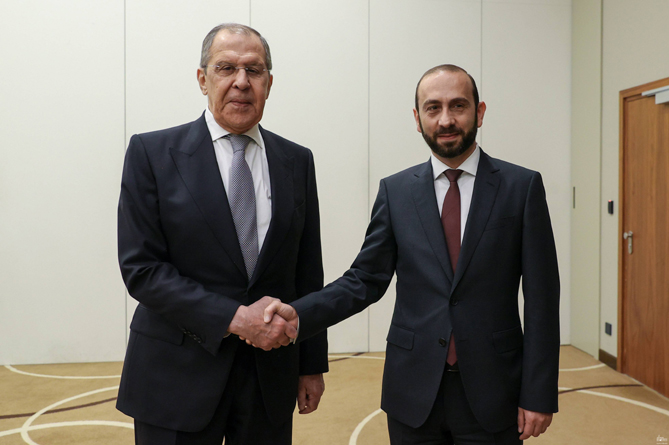 Mirzoyan Lavrovun dediklərini təkzib etdi 