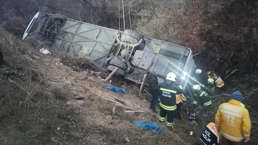Sərnişin avtobusu aşdı, 15 nəfər yaralandı