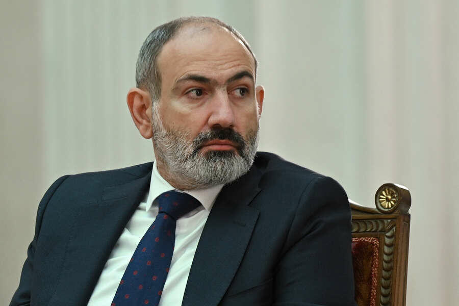 Ermənistan əhalisinin yarıdan çoxu Paşinyandan NARAZIDIR