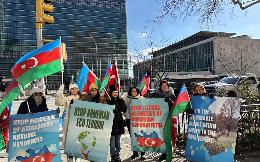 BMT qarşısında Laçın yolundakı etirazçılara dəstək aksiyası 