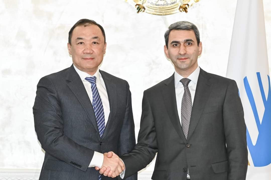 Rövşən Rüstəmov qazaxıstanlı həmkarı ilə görüşdü