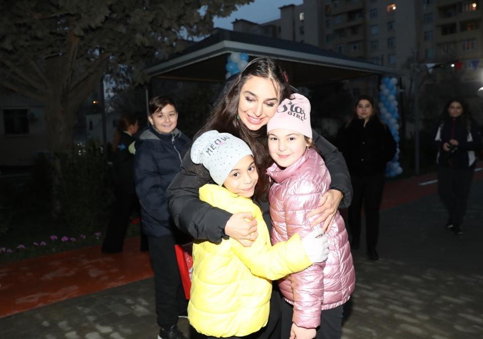Leyla Əliyeva Bakıda növbəti həyətin açılışında - FOTOLAR 