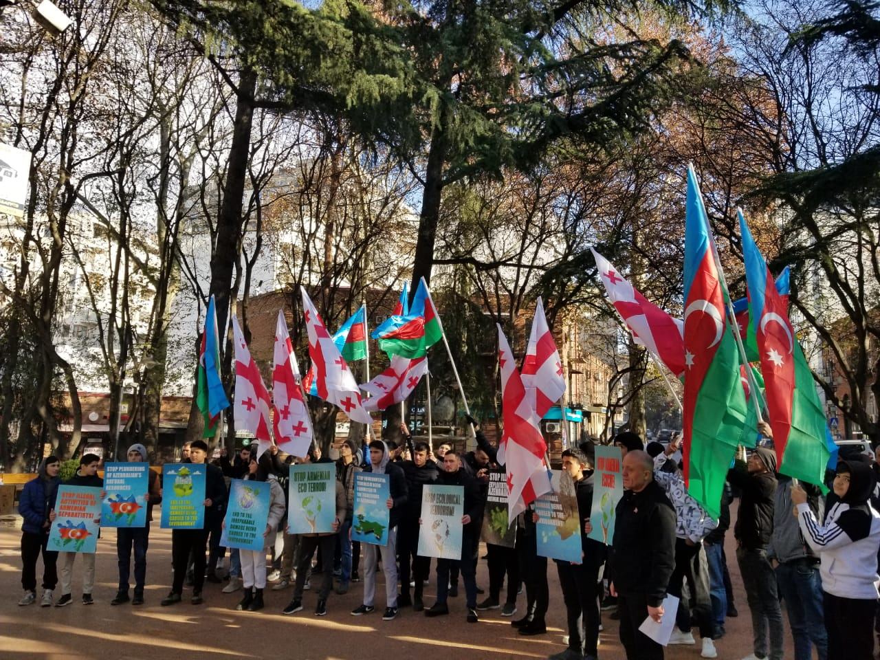 Tbilisidə Laçın yolundakı etirazlara dəstək AKSİYASI 