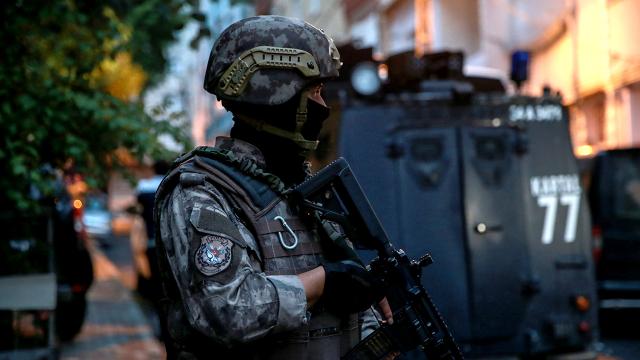 İstanbulda əməliyyat - 17 terrorçu ələ keçdi