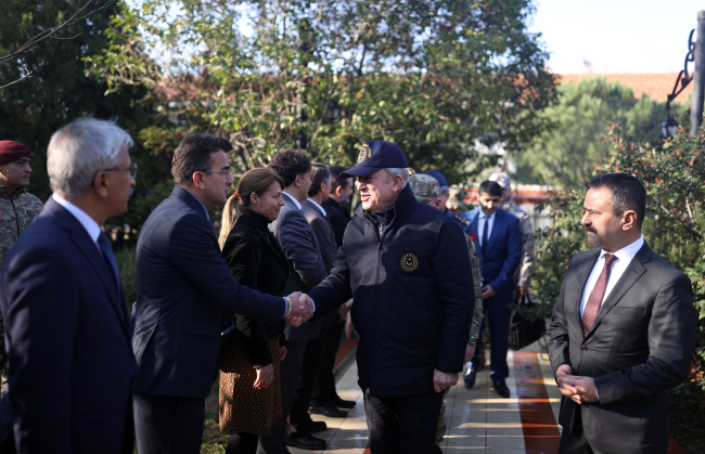 Akar Egey dənizindəki adaya baş çəkdi