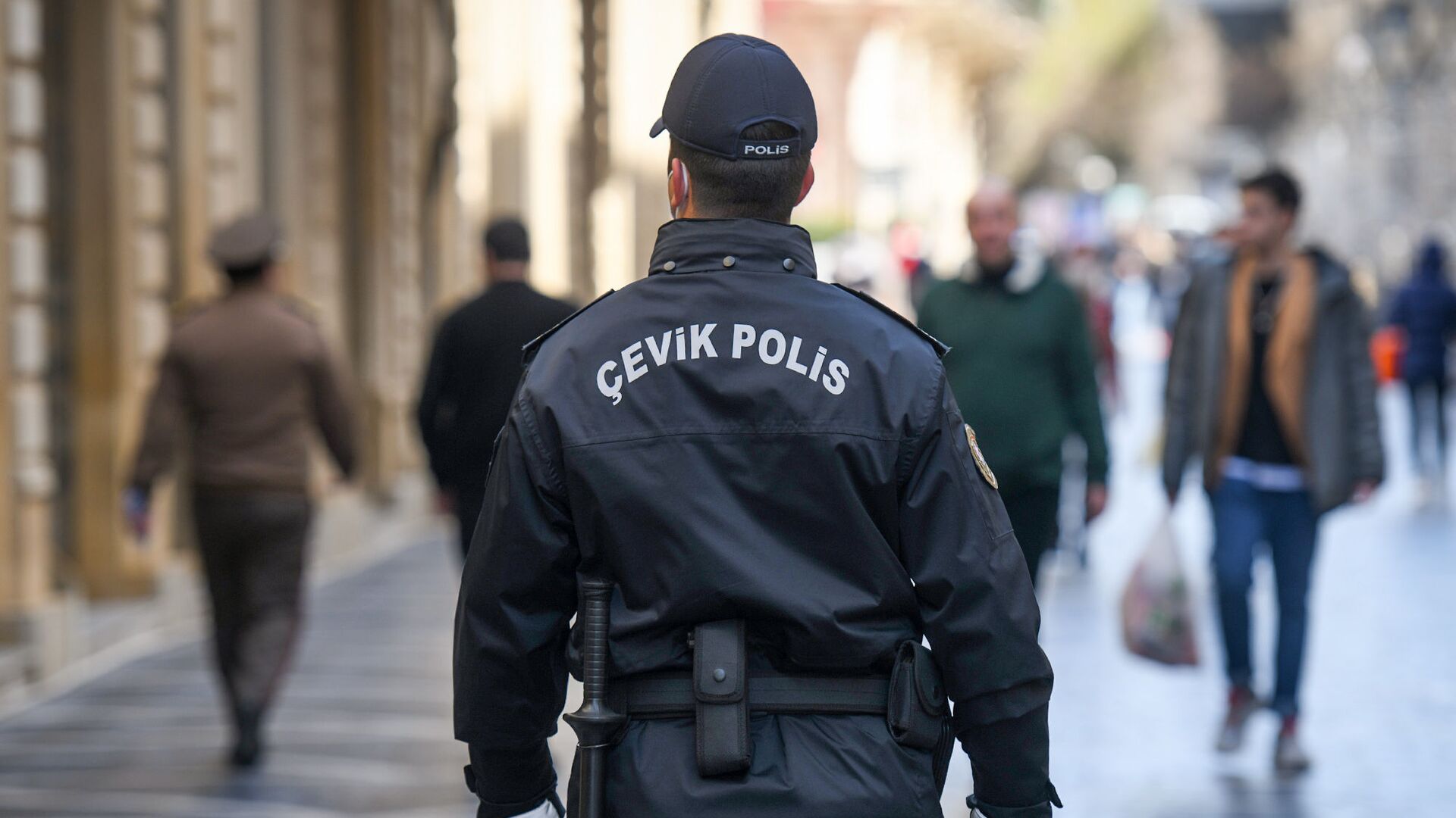 Polis gücləndirilmiş rejimdə çalışır