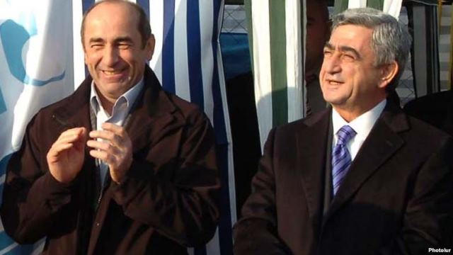Putin Koçaryanla Sarkisyana da təbrik yolladı