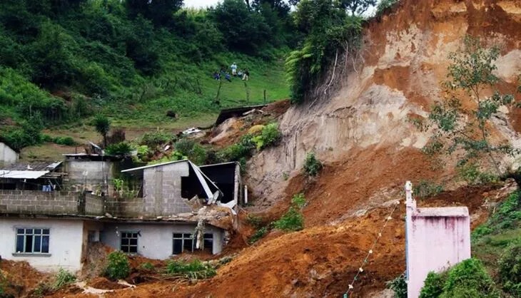 Torpaq sürüşməsi 8 nəfərin həyatına son qoydu