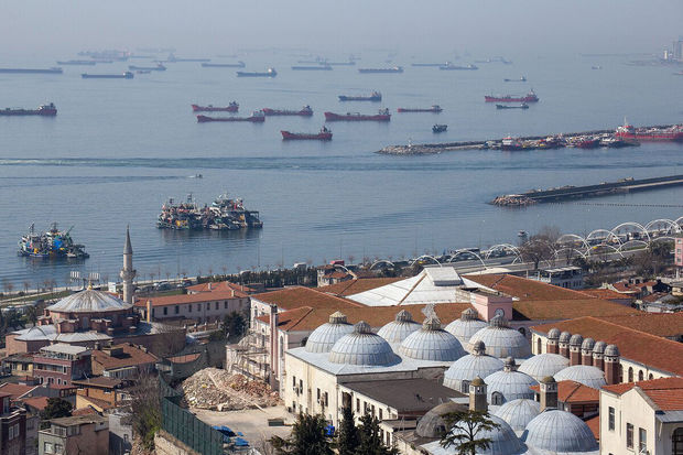 Bosforda gəmilərin hərəkəti dayandırıldı
