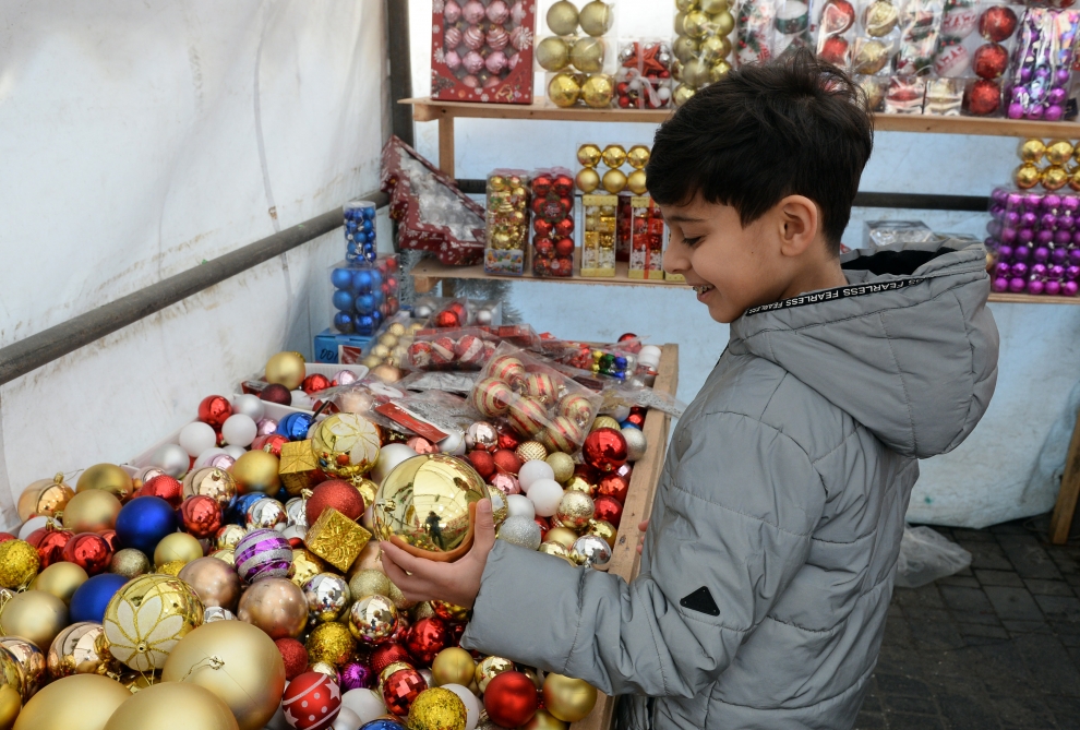 Bakıdakı bayram yarmarkaları YIĞIŞDIRILDI