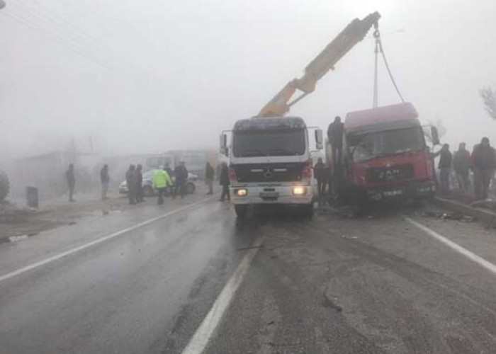 Türkiyədə tələbə avtobusu qəzaya uğradı - 20 yaralı