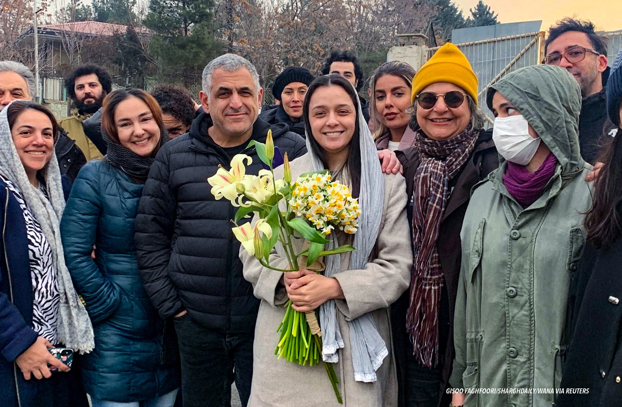 Etirazlarda həbs olunan məşhur aktrisa azadlığa çıxdı - FOTO