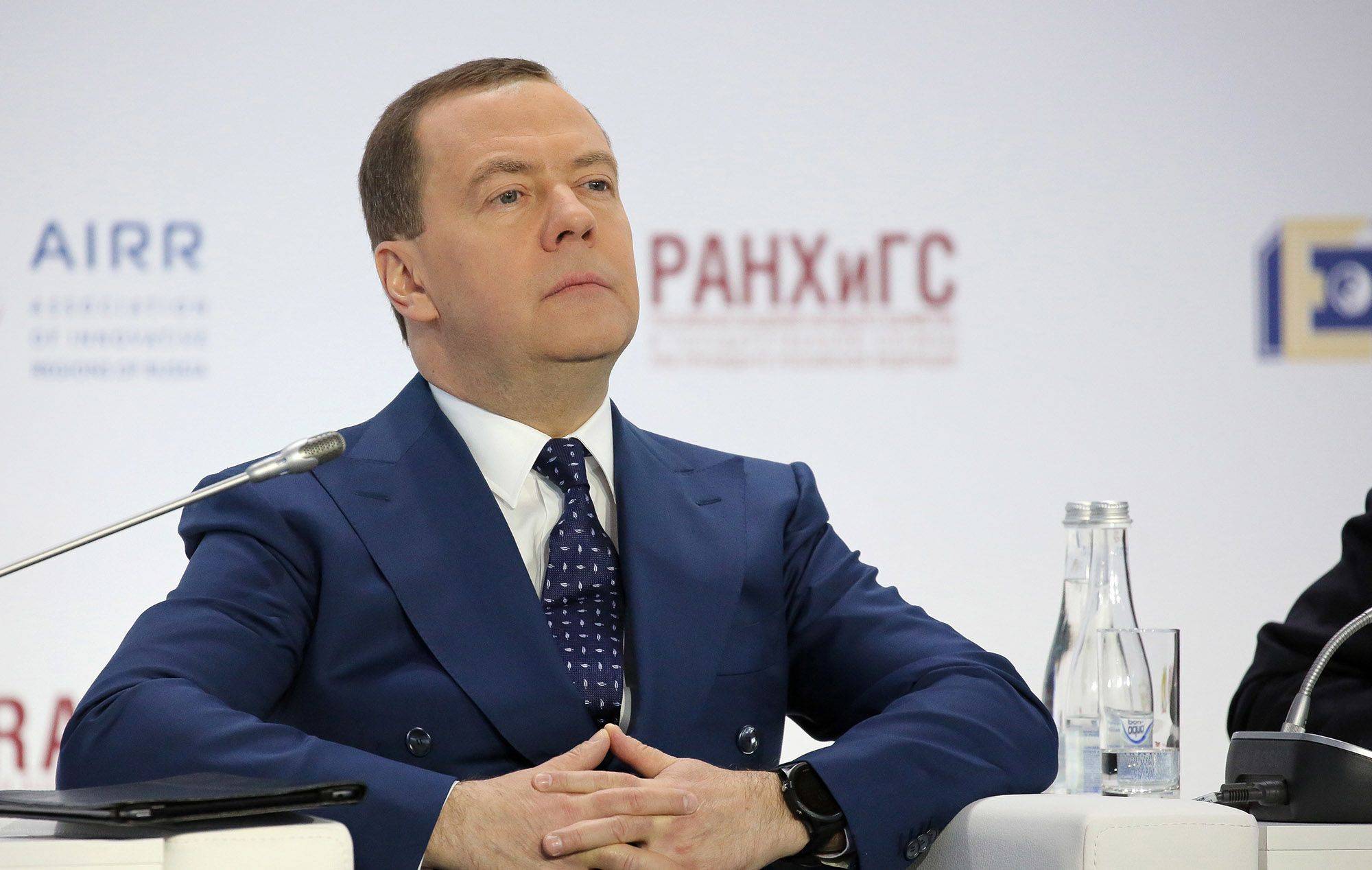 Rusiya sizinlə güc dili ilə danışacaq - Medvedev Qərbə səsləndi