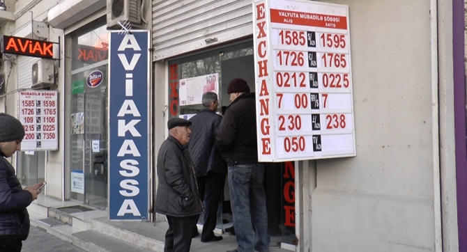 Şəmkirdə valyutadəyişmə məntəqəsinə QUMBARA ATILDI - Yaralılar var