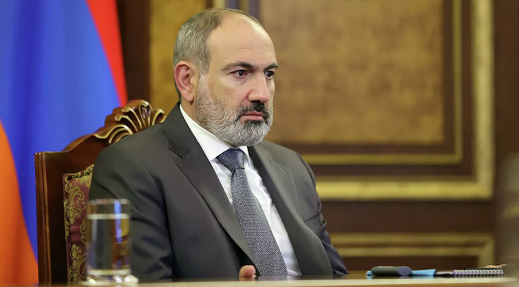 Paşinyan qalmaqallı naziri işdən ÇIXARIR