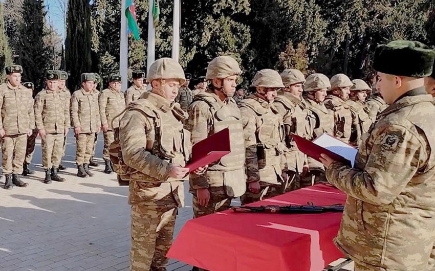 Orduda hərbi xidmətə qəbul və ehtiyata buraxılma tədbirləri keçirilir