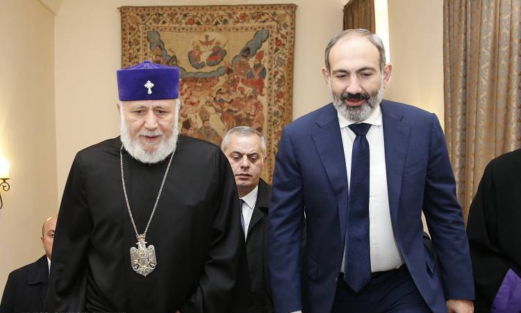 Paşinyan erməni kilsəsini heçə saydı