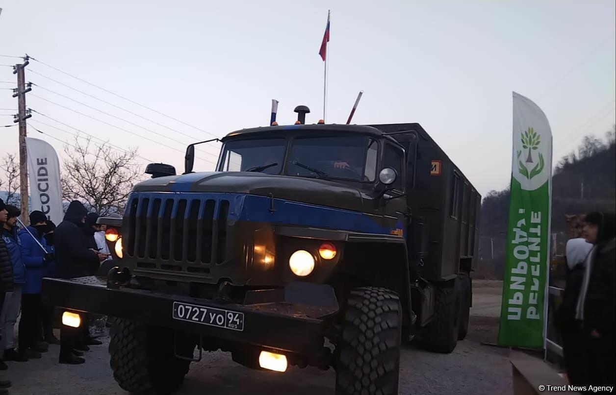 Sülhməramlıların 18 maşını Laçın yolundan keçib