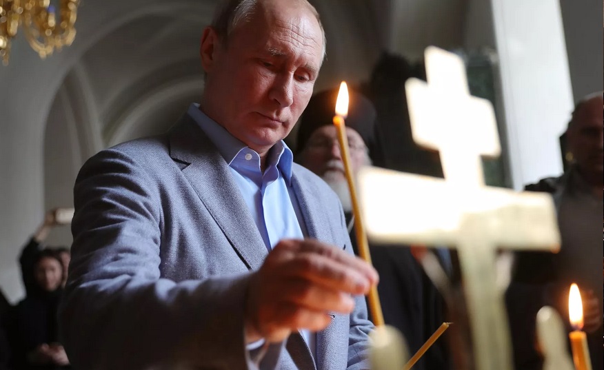 Putin Milad gecəsi şam yandırdı