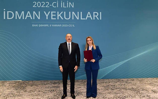 Prezident mətbuat katibinə ev verdi
