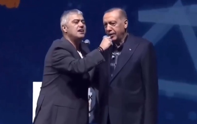 Ərdoğanla birlikdə mahnı oxudu - VİDEO