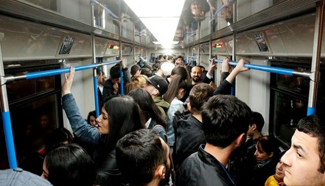 Dünən metrodan istifadə edənlərin sayı açıqlandı