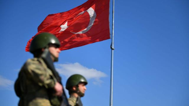 Türkiyə sərhədçiləri 8 nəfəri saxladı - 5-i terrorçudur