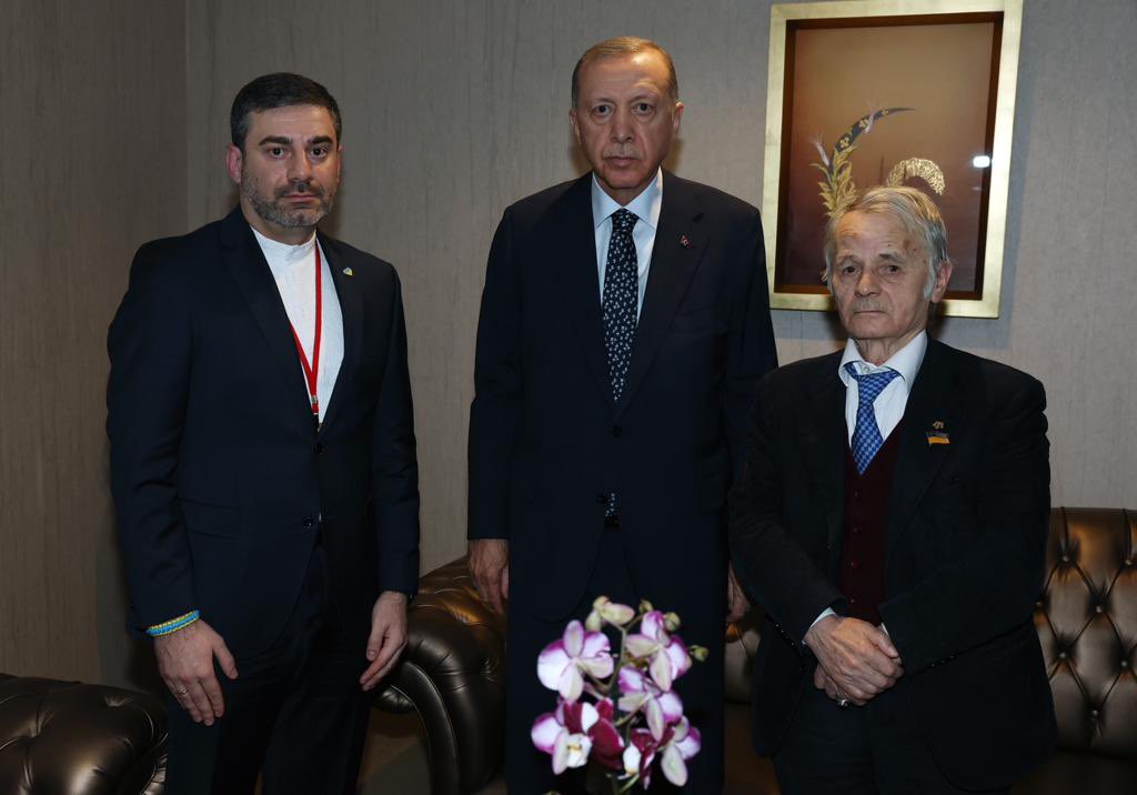 Ərdoğan Krım tatarlarının lideri ilə görüşdü